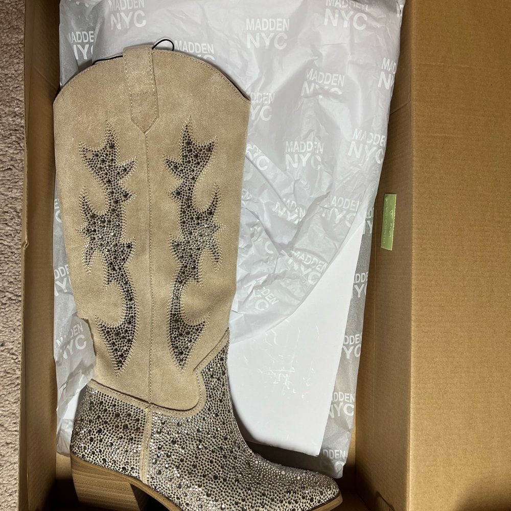Women's Tan and Silver Western Boots
